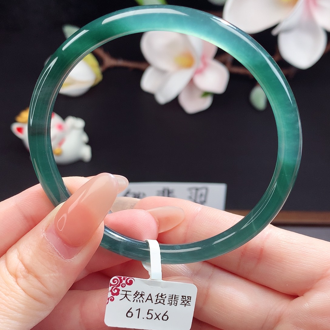 翡翠手镯（圆镯）未镶嵌
