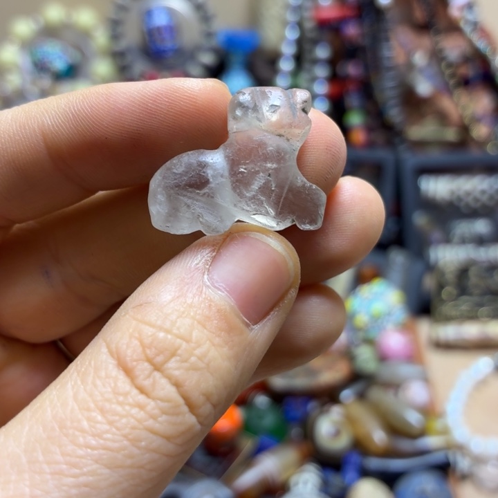 白水晶雕刻小兽 卡22.6