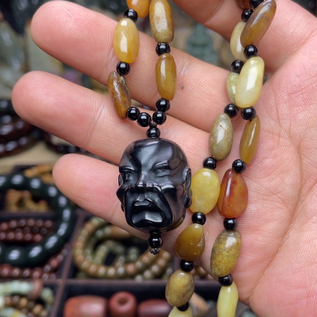 和田玉未镶嵌车挂