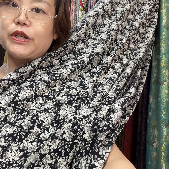 巴黎沙黑底白牡丹2米