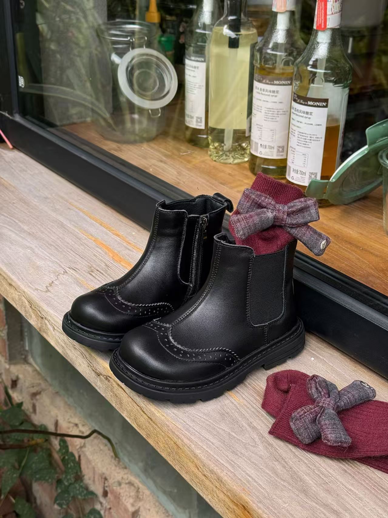 秋冬新款儿童真皮短靴女童雕花英伦风经典款马丁靴男童棉靴时尚