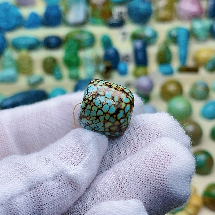 绿松石配饰未镶嵌