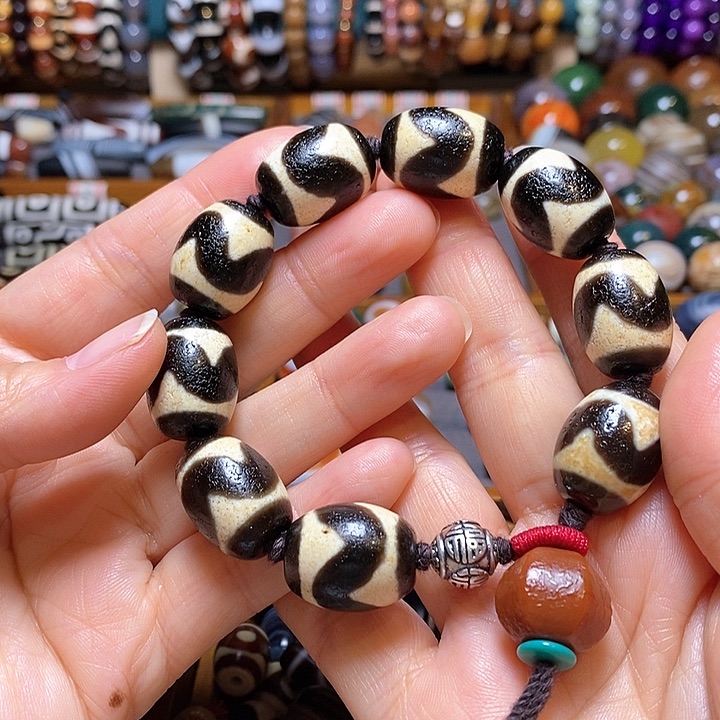 玛瑙/玉髓手串未镶嵌快***己