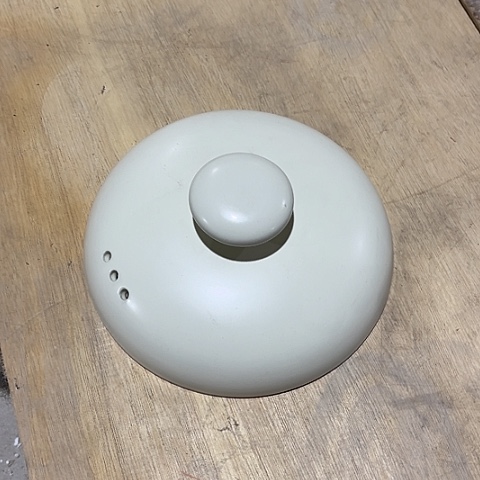 微瑕，不能明火，约口径20盖子奶油