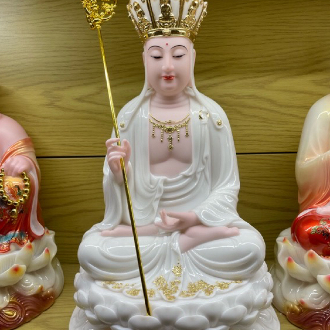 仿玉石16寸垂目地藏半实心