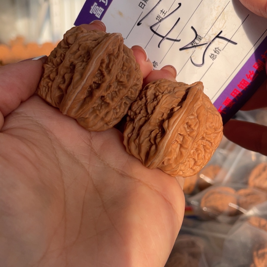 不***呀核桃把件41.5左右野生四座楼红皮全家福