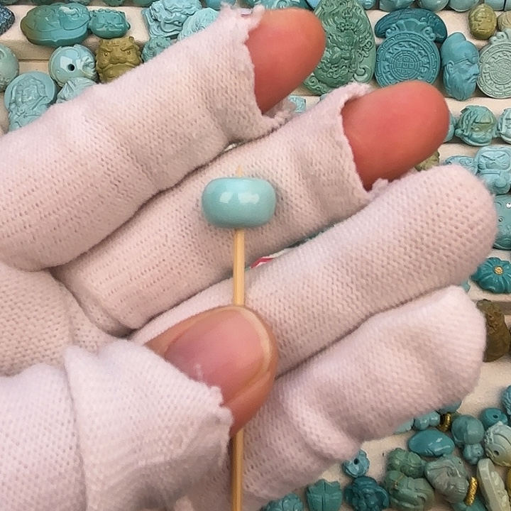 绿松石未镶嵌挂件