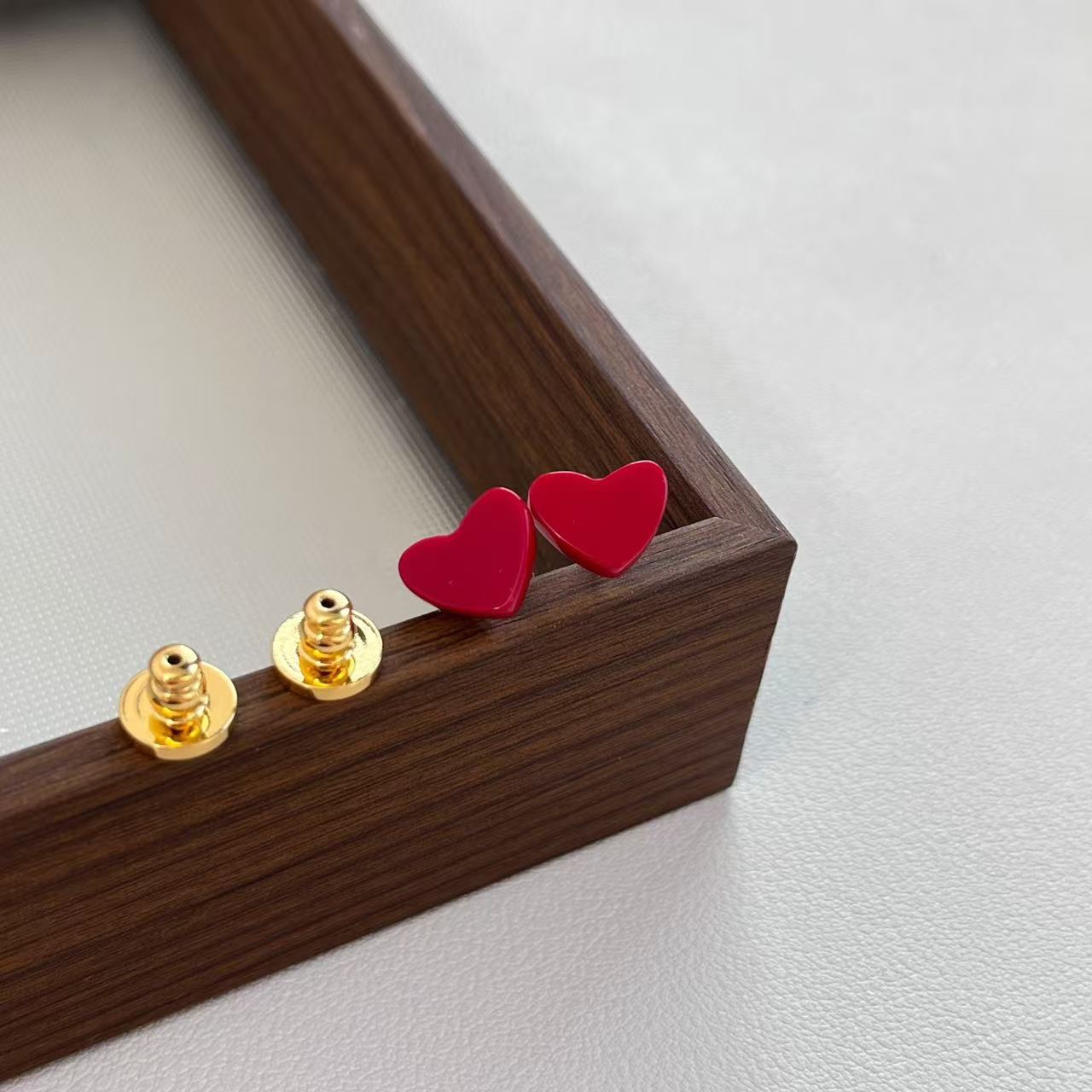 铜合金耳饰 芽怼怼小众饰品 05937 红色爱心耳钉