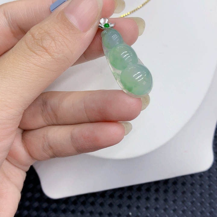 翡翠颈饰18K金镶嵌天然翡翠