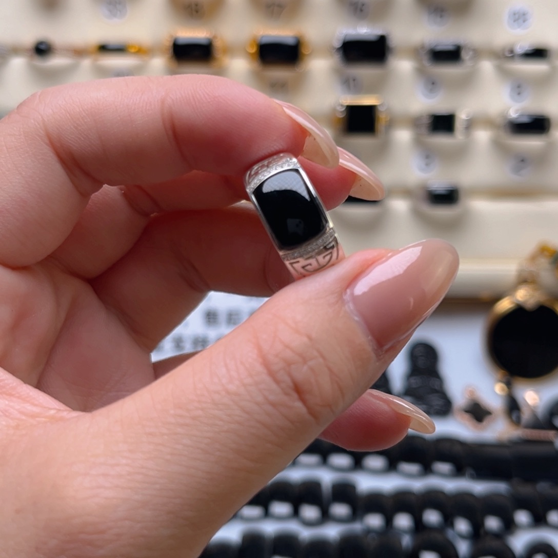 翡翠戒指银S925镶嵌缅甸翡翠