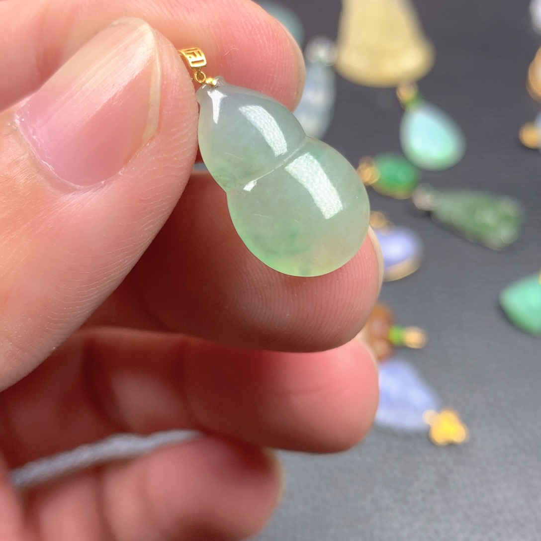 【闪购商品】颈饰18K金镶嵌翡翠翡翠