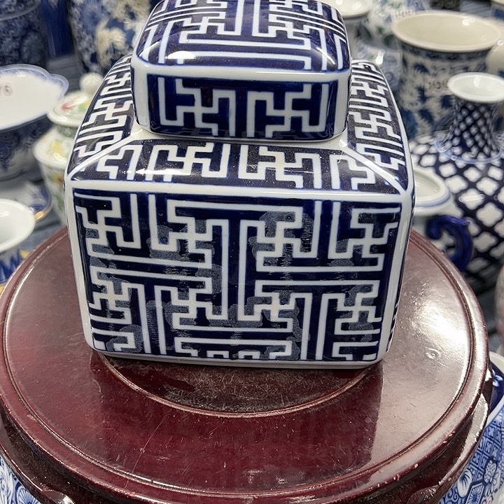 摆件青花瓷手工手绘高温釉下彩家居储物罐茶叶罐，微瑕福利放漏