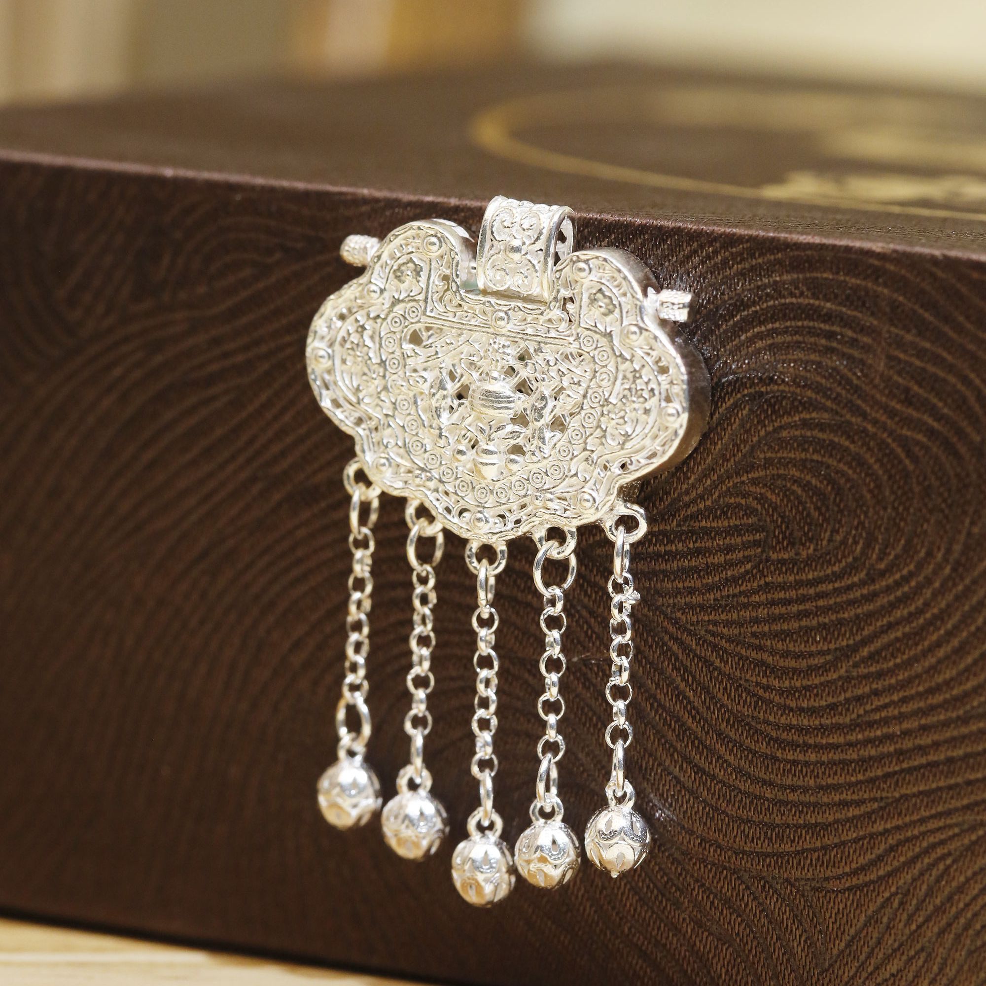 吊坠足银 足银天子门生锁包吊坠