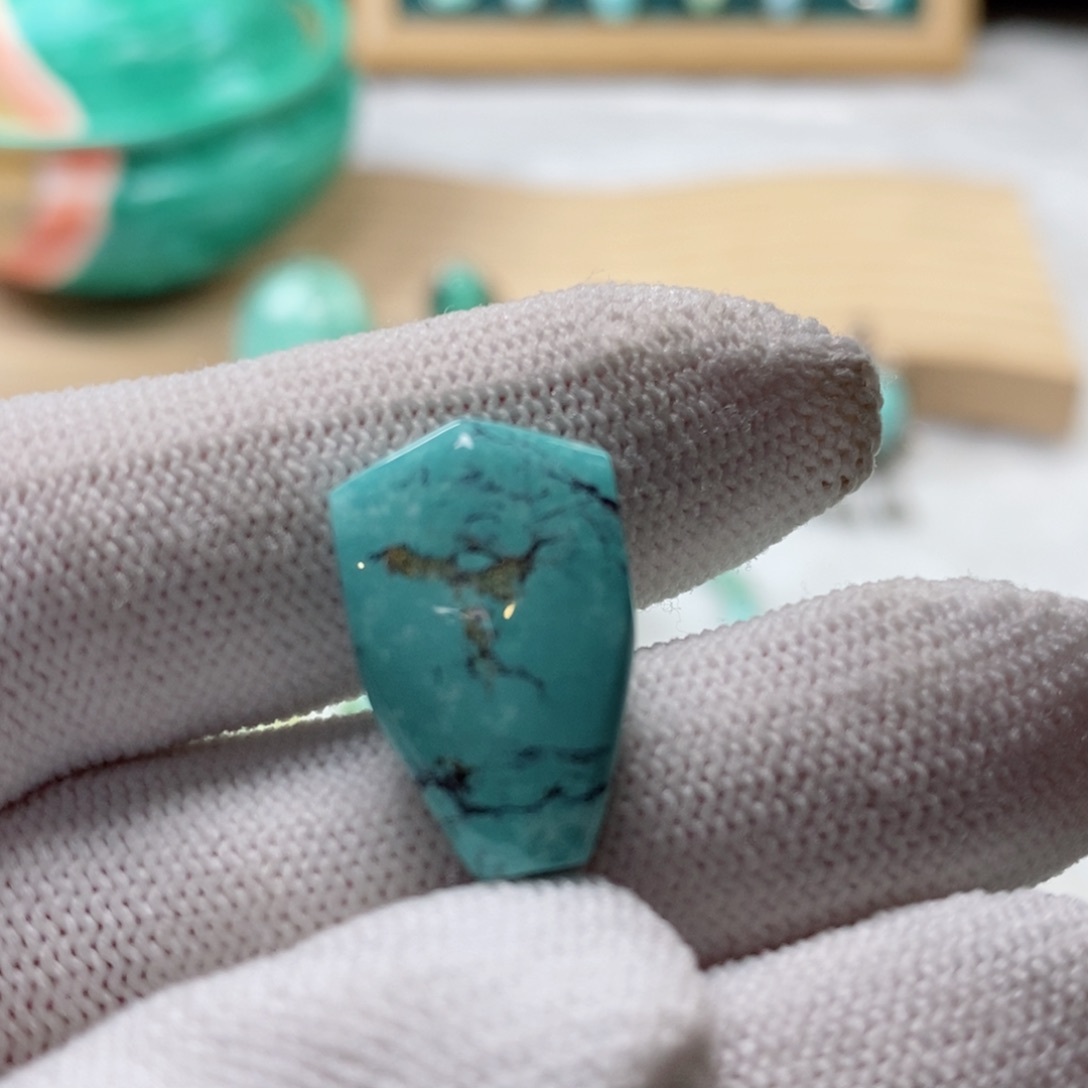 绿松石颈饰未镶嵌