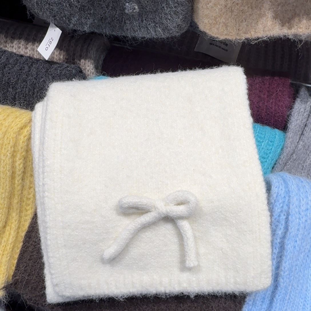 三醋酯纤维奶白色蝴蝶结围巾