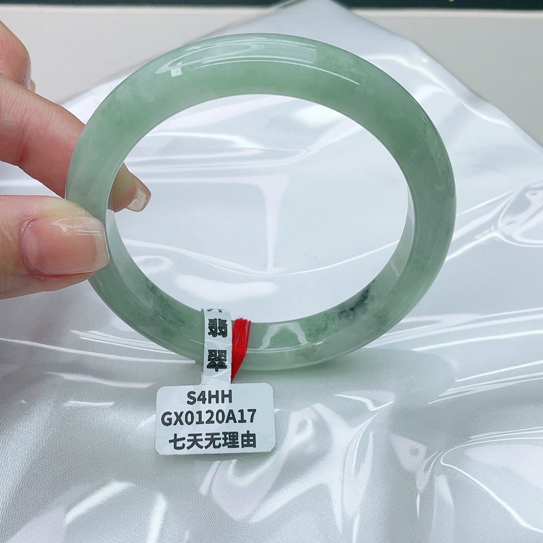 翡翠手镯未镶嵌正60.6