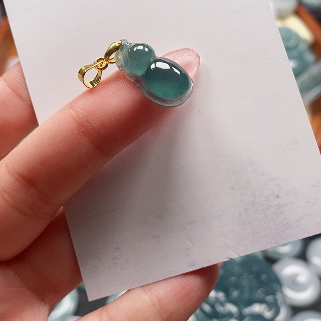 翡翠颈饰未镶嵌天然翡翠