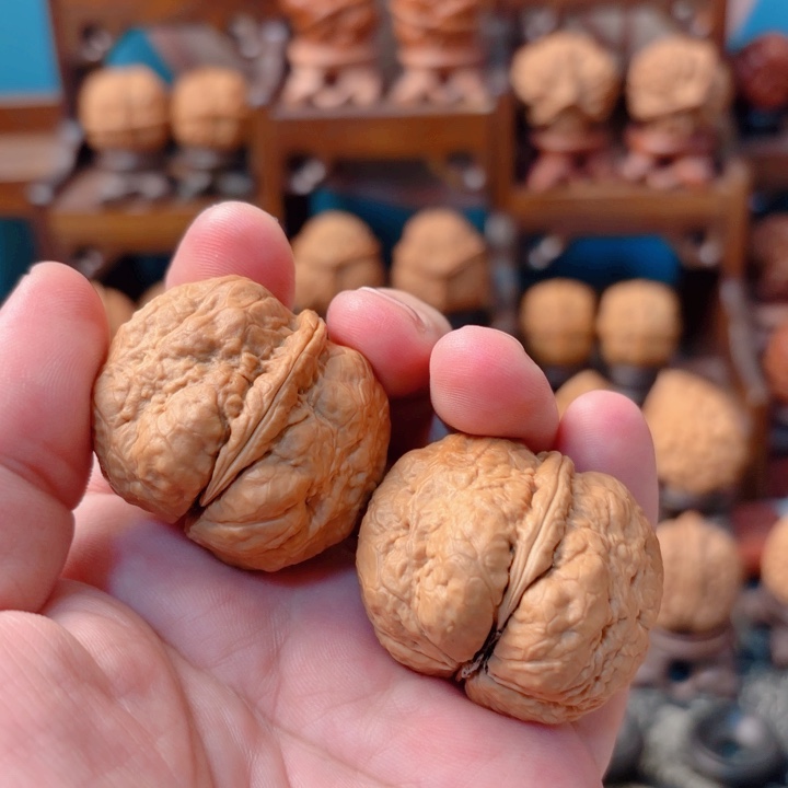 文玩核桃把件晴*?聚宝