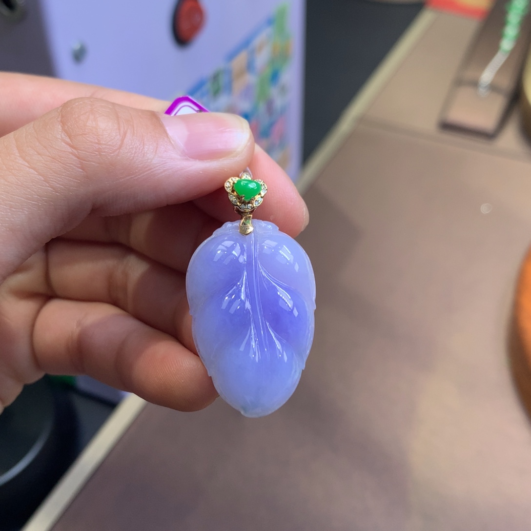 翡翠18K金镶嵌颈饰翡翠