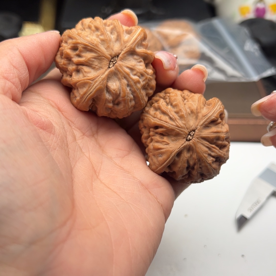 文玩核桃把件红锦鲤45