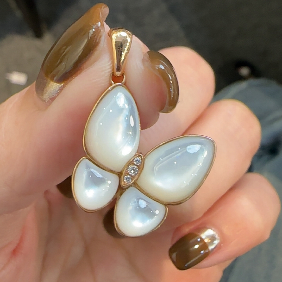 正品18K金钻石大蝴蝶吊坠