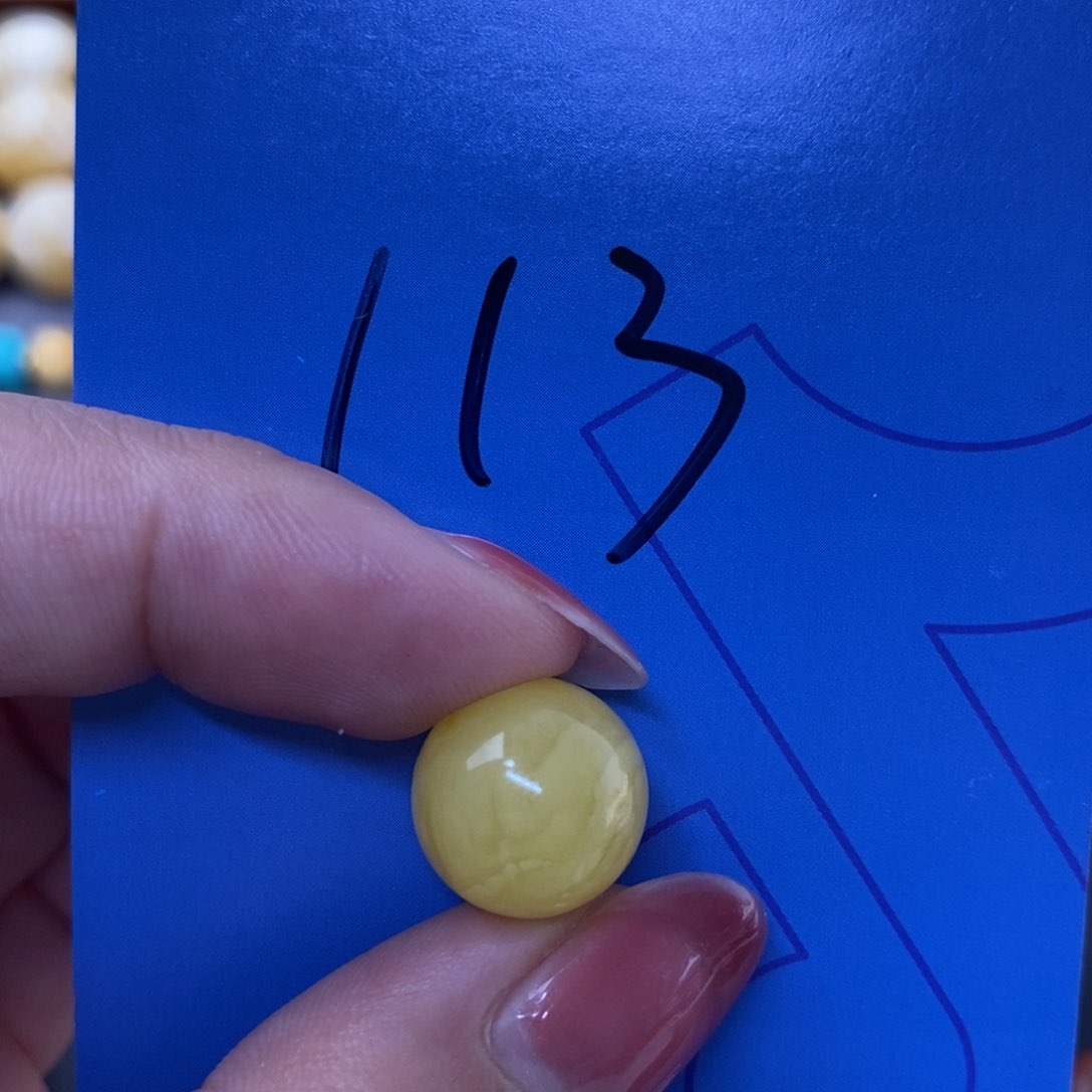 裸石琥珀未镶嵌?