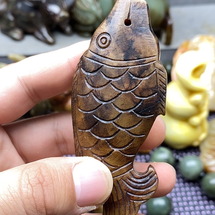 未镶嵌蛇纹石玉颈饰