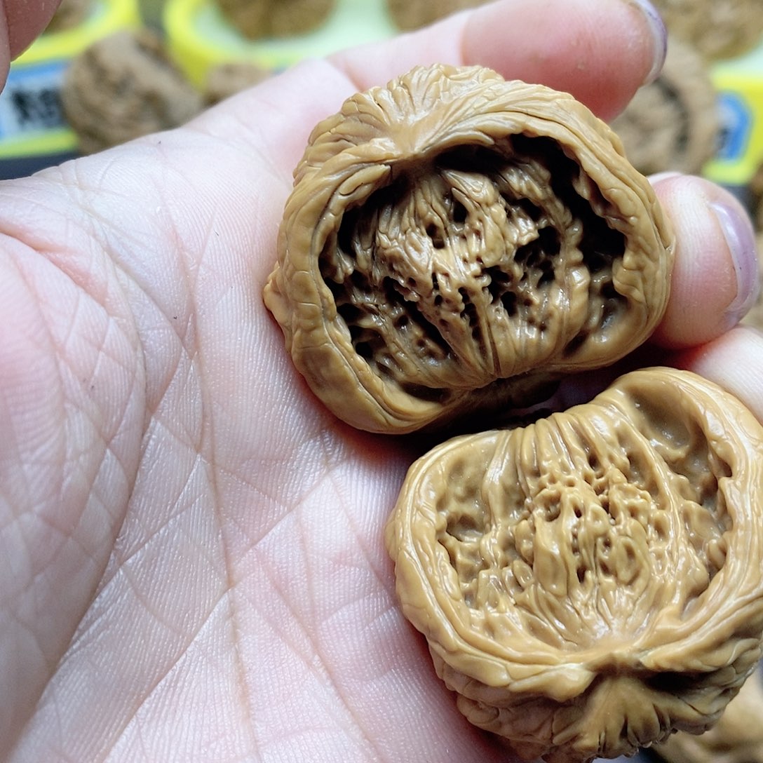 文玩核桃吊坠朱**。蛇王