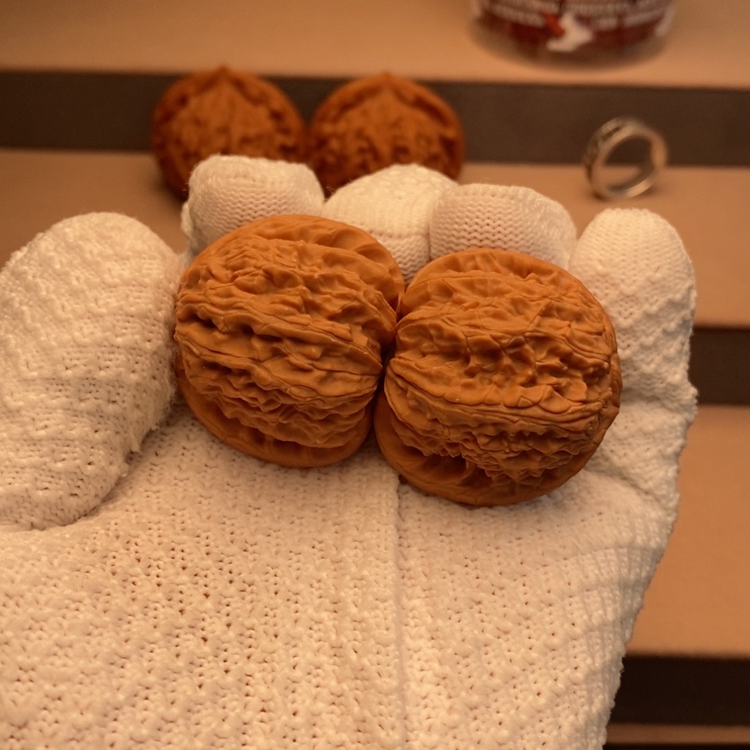 文玩核桃把件白狮子三角白