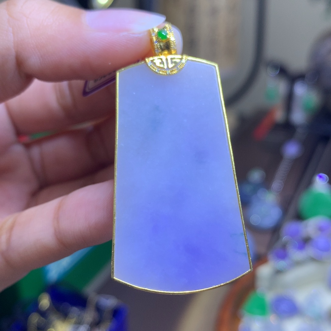 翡翠颈饰18K金镶嵌翡翠