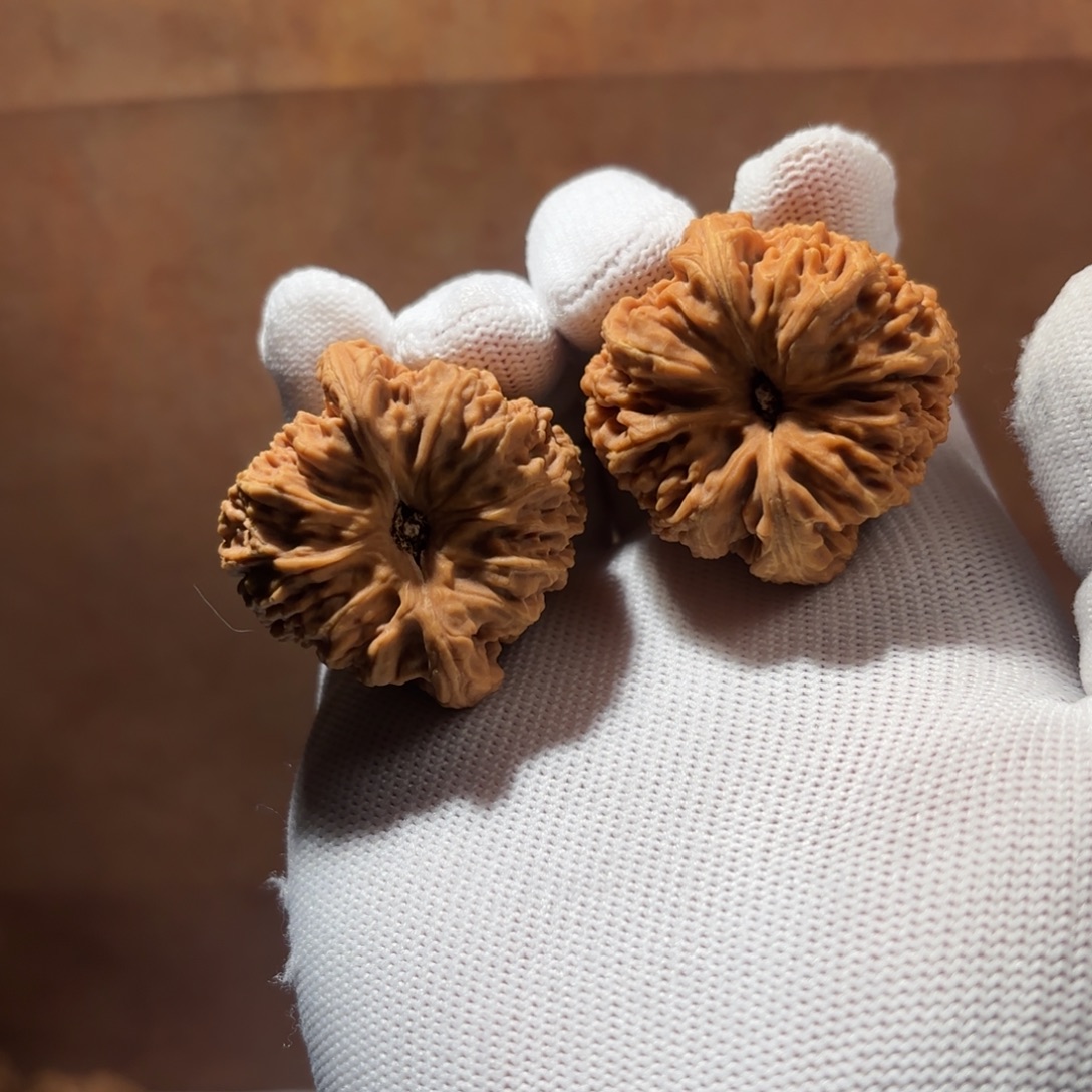 文玩核桃吊坠8号链接40三角