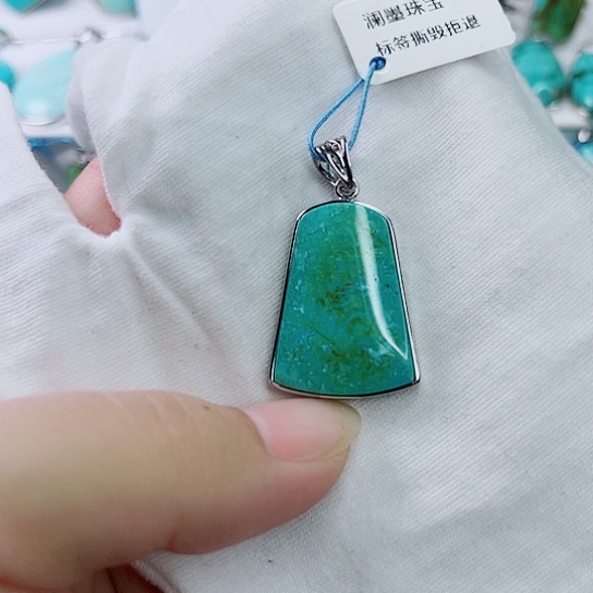 未镶嵌绿松石珠宝奇石