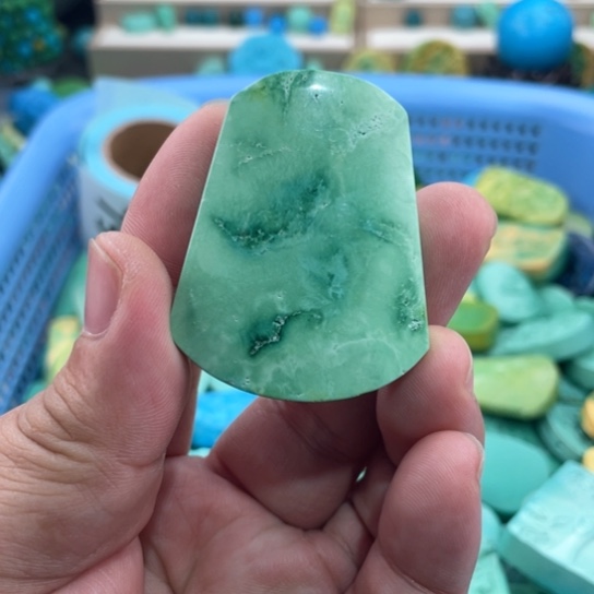 未镶嵌菱锰矿珠宝半成品