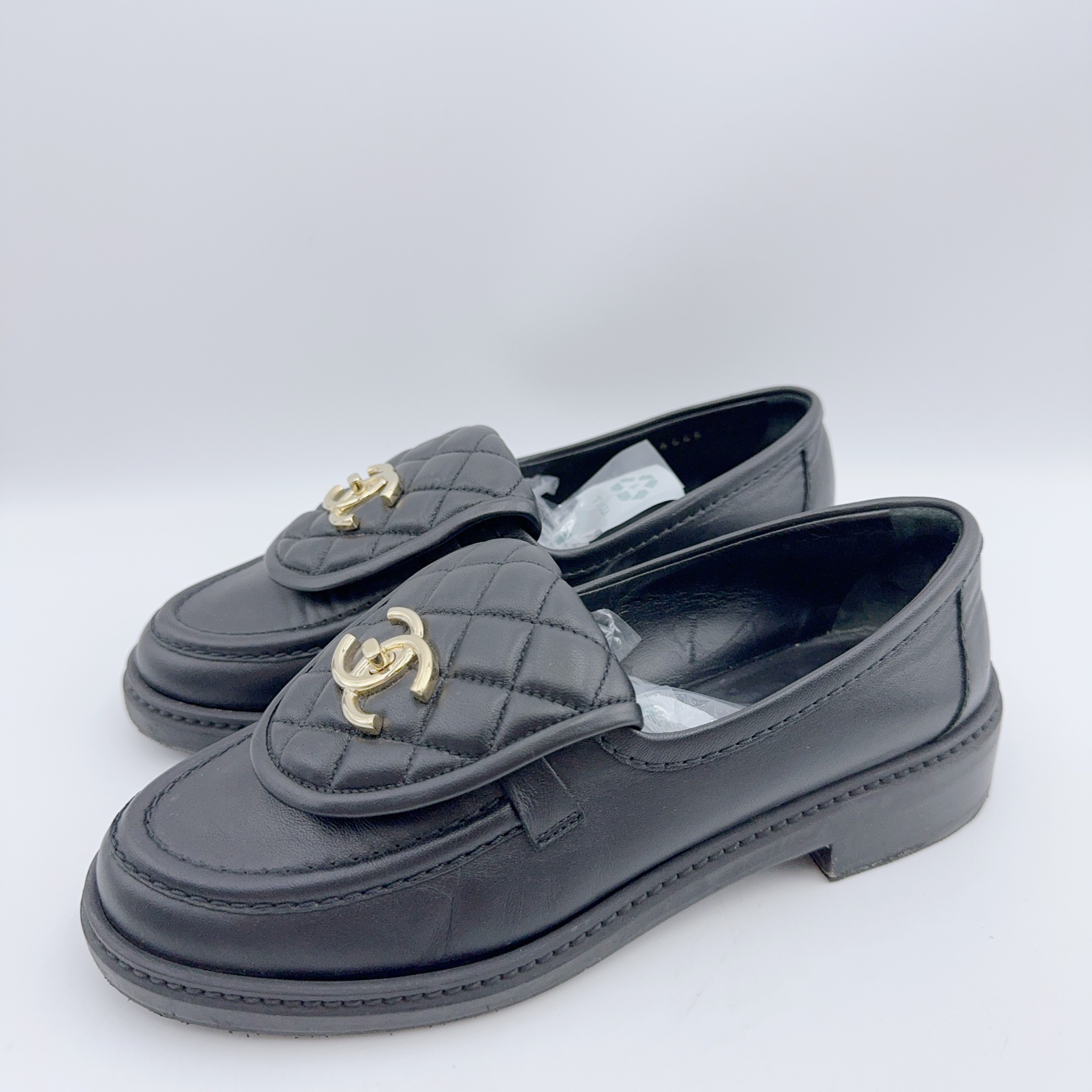 95新 Chanel/香奈儿 36码/黑金书包扣乐福鞋/02287