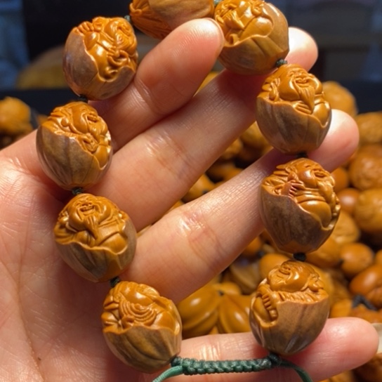 橄榄核吊坠紫皮财神