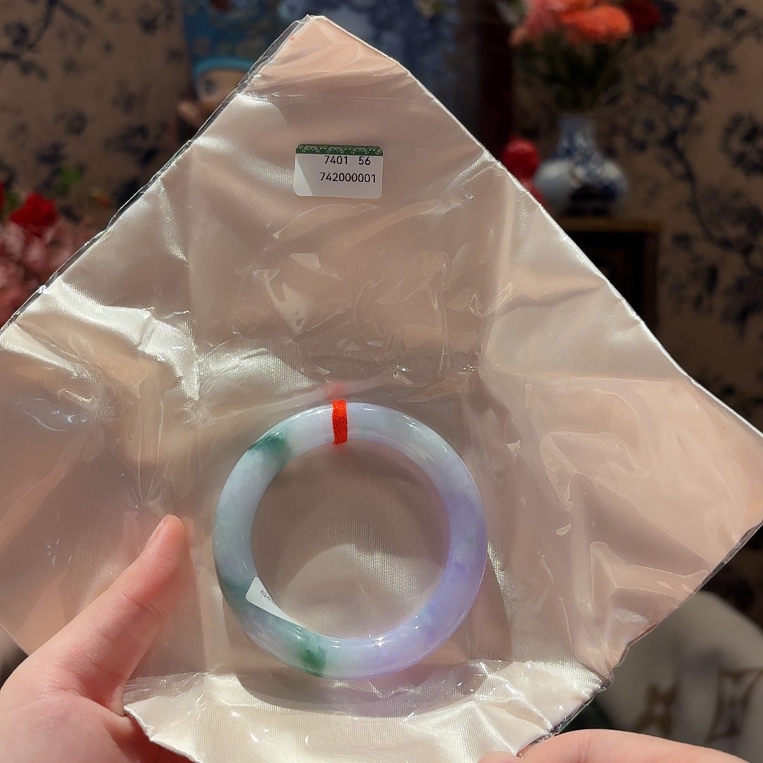 翡翠手镯未镶嵌56圈口