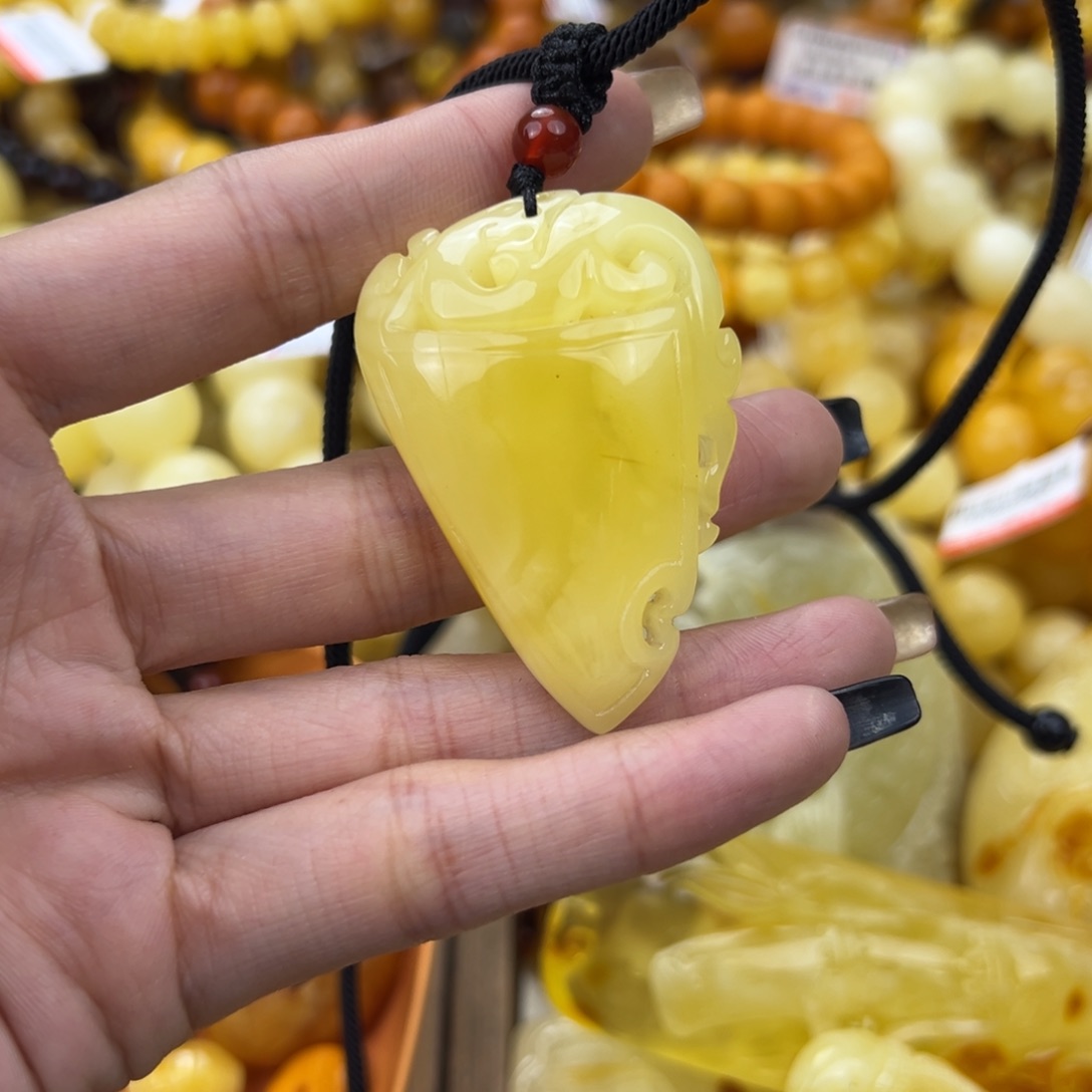 琥珀珠宝奇石未镶嵌