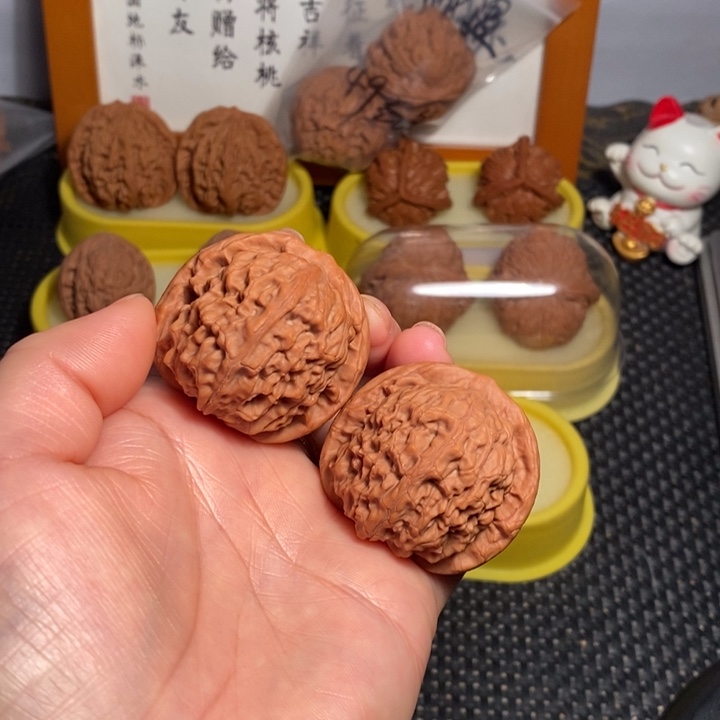 ****开把件文玩核桃41金麒麟
