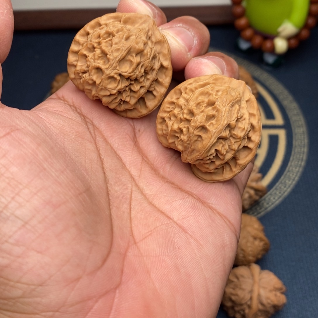 文玩核桃吊坠全品无修蓟县山地宫灯