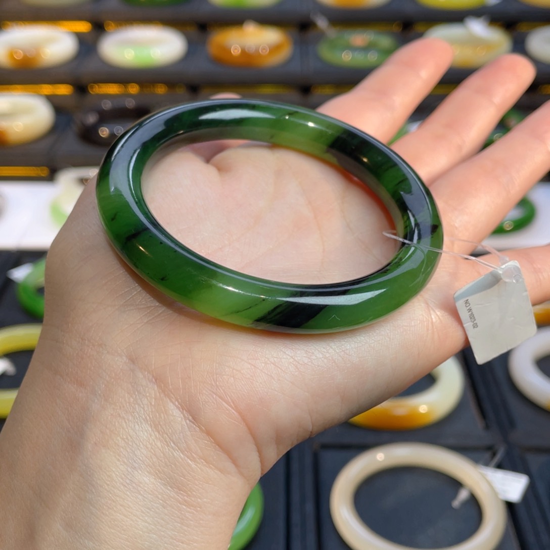 和田玉手镯未镶嵌意境红皮碧玉56