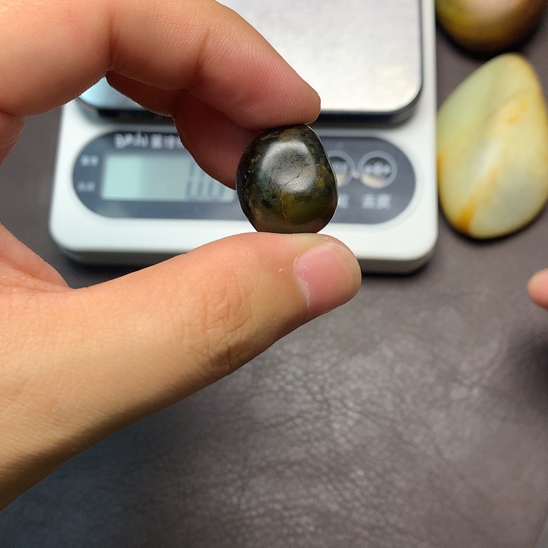 和田玉（糖玉）未镶嵌挂件