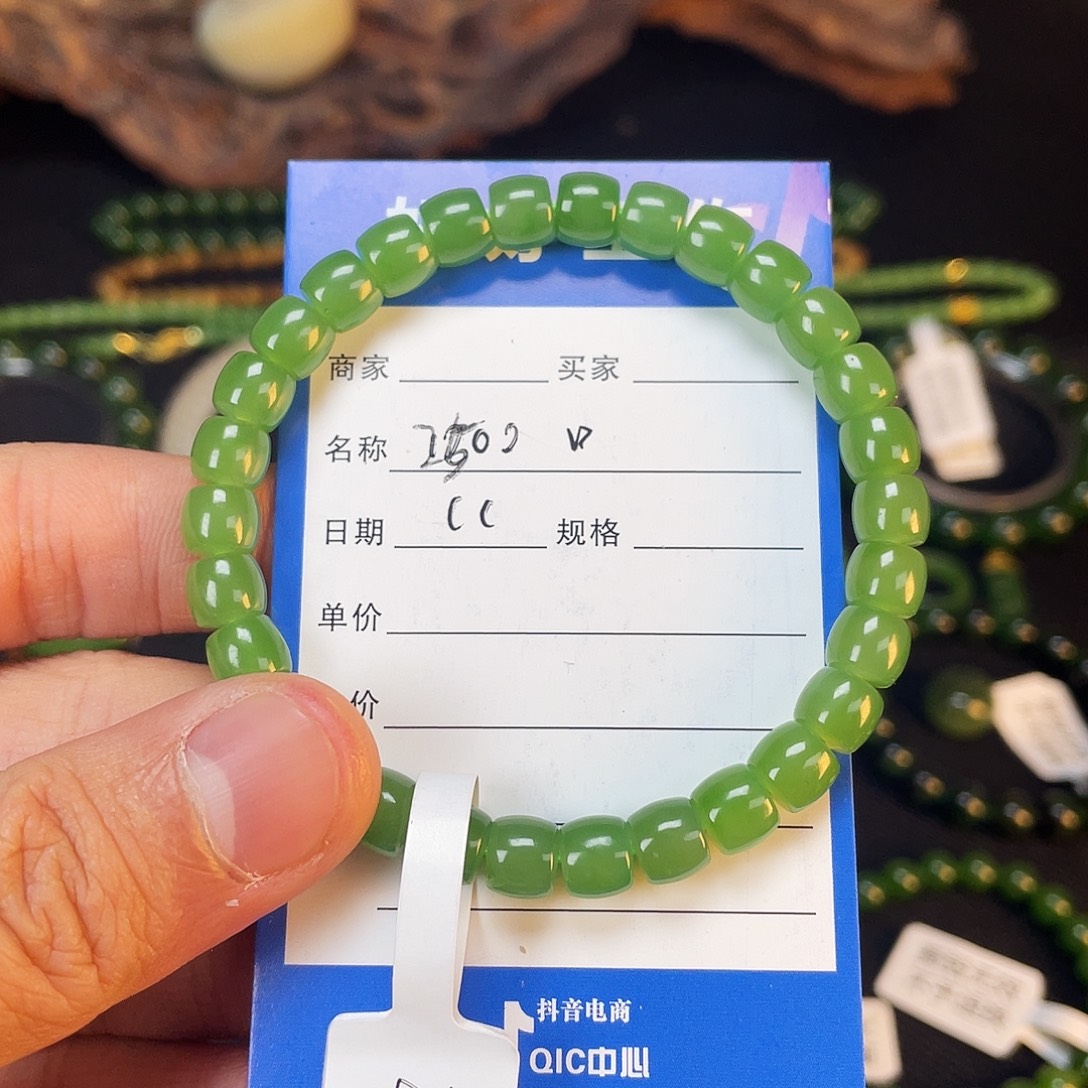 天***角和田玉未镶嵌颈饰