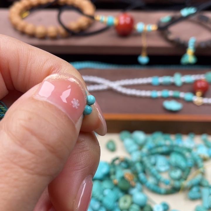 来***可绿松石未镶嵌耳饰