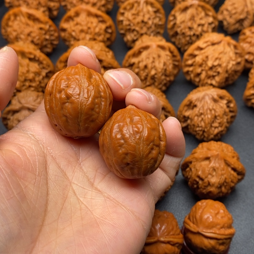 【闪购商品】文玩核桃把件小皮球