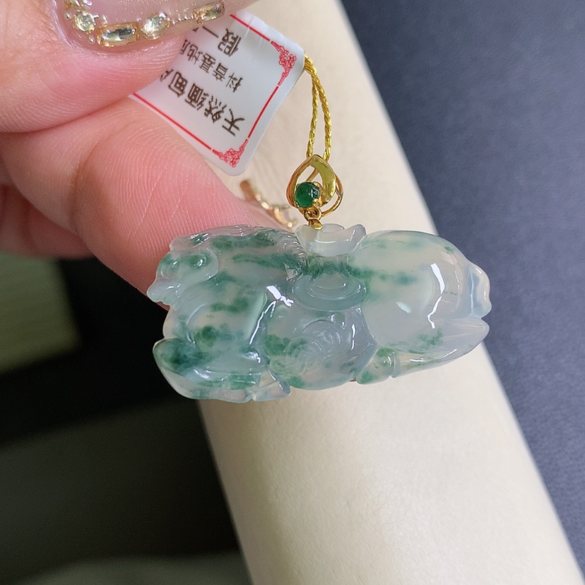 【闪购商品】翡翠颈饰18K金镶嵌唐马