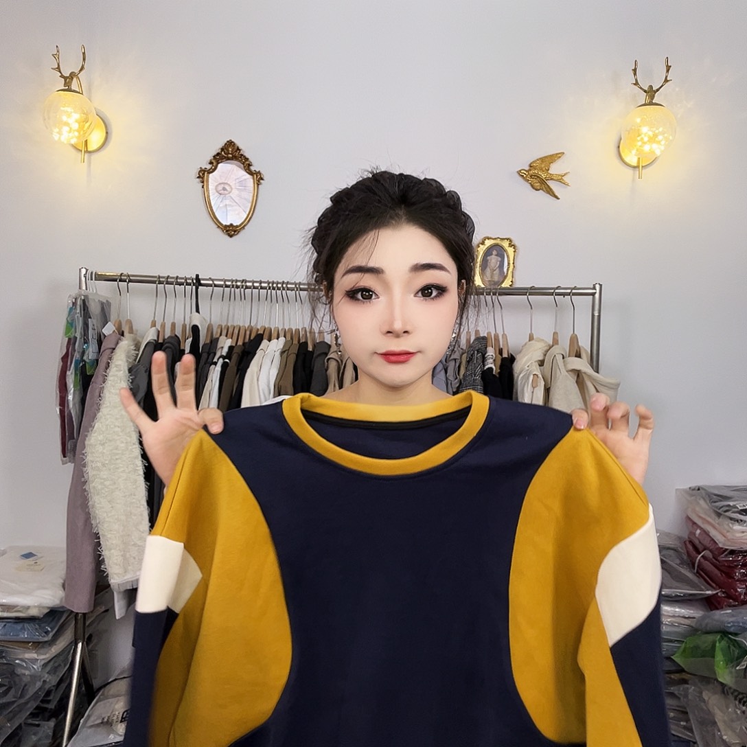 拼接卫衣。110斤以内