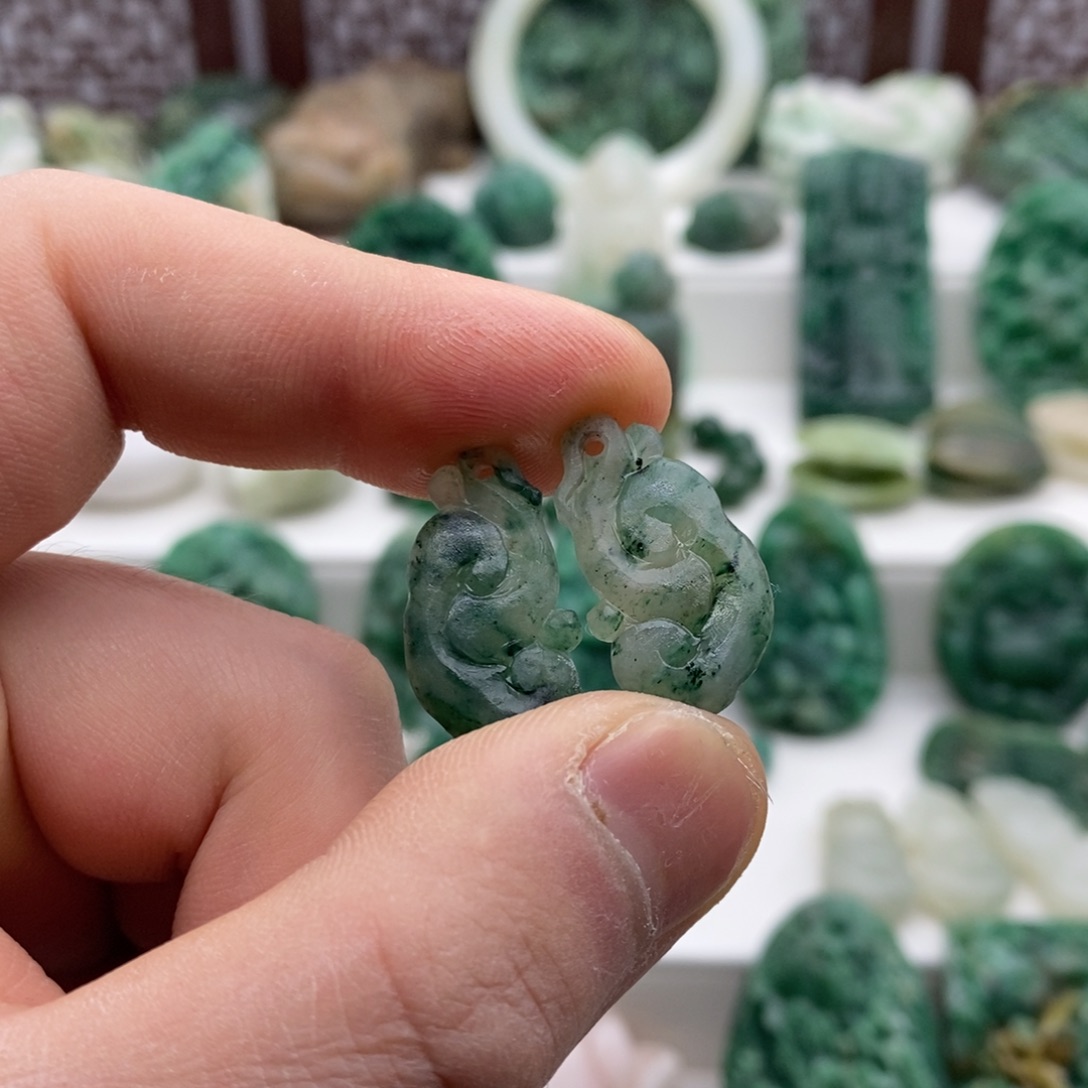 独山玉颈饰未镶嵌