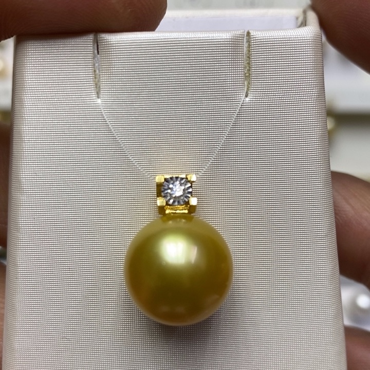 海水珍珠金珠吊坠18K金镶嵌