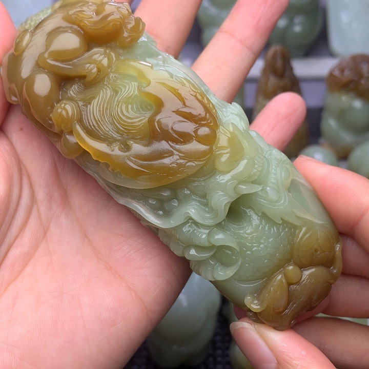 和田玉未镶嵌把件