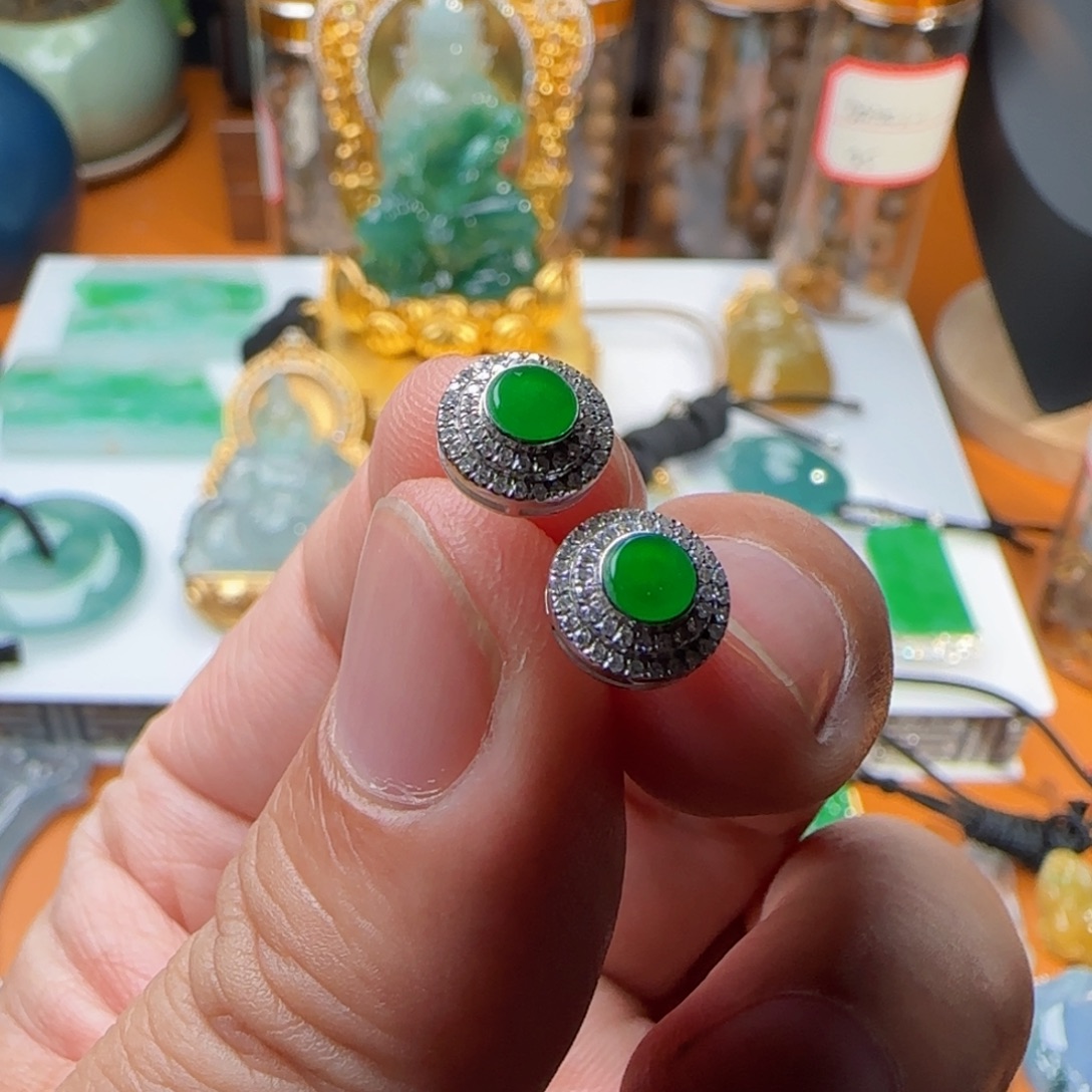 翡翠18K金镶嵌耳饰小绿耳钉